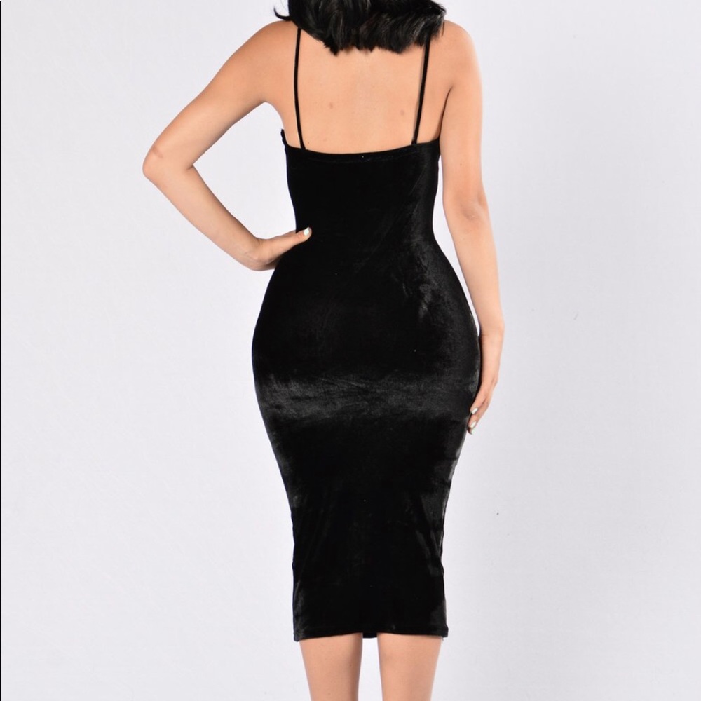 Rich Like Velvet Dress - Picture 3 of 3